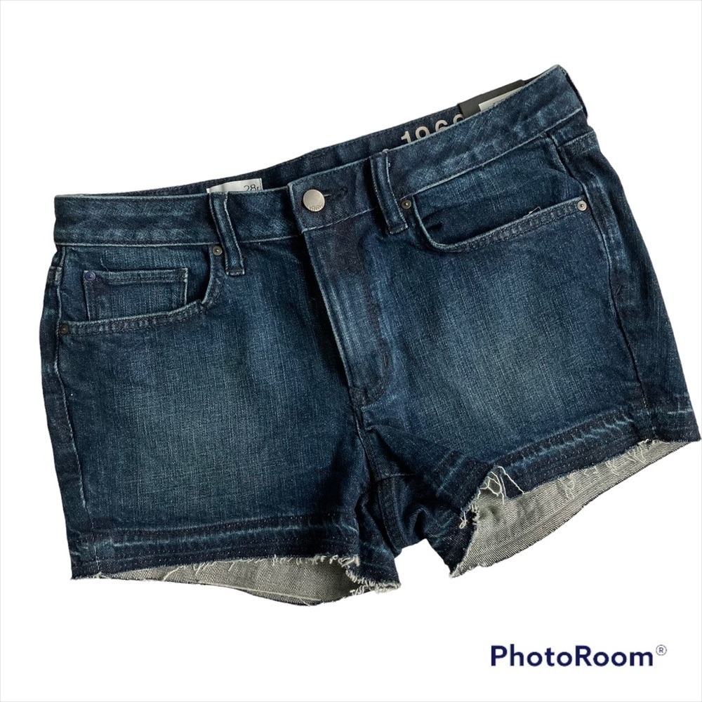 GAP Medium Wash Slim Cut Off Denim Shorts US 28